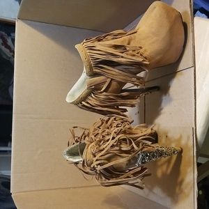 LOLLA tan size 10 heeled pump boots